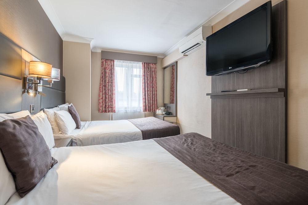 Brunel Hotel 17/67