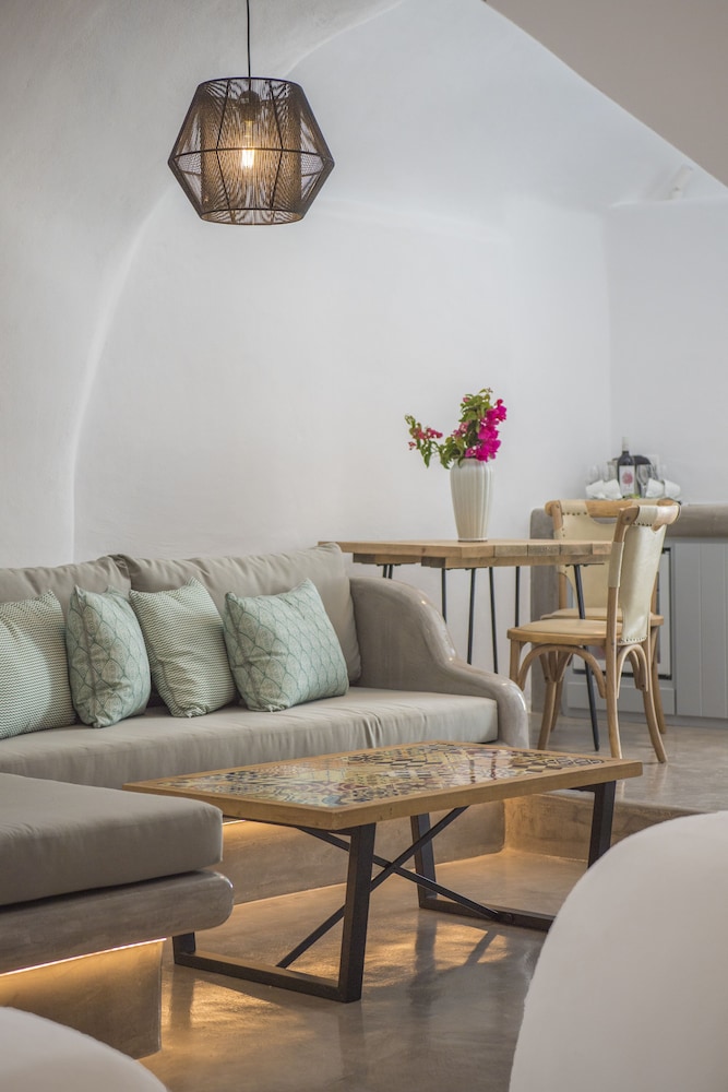 Aqua Serenity Santorini Luxury Suites 24/50