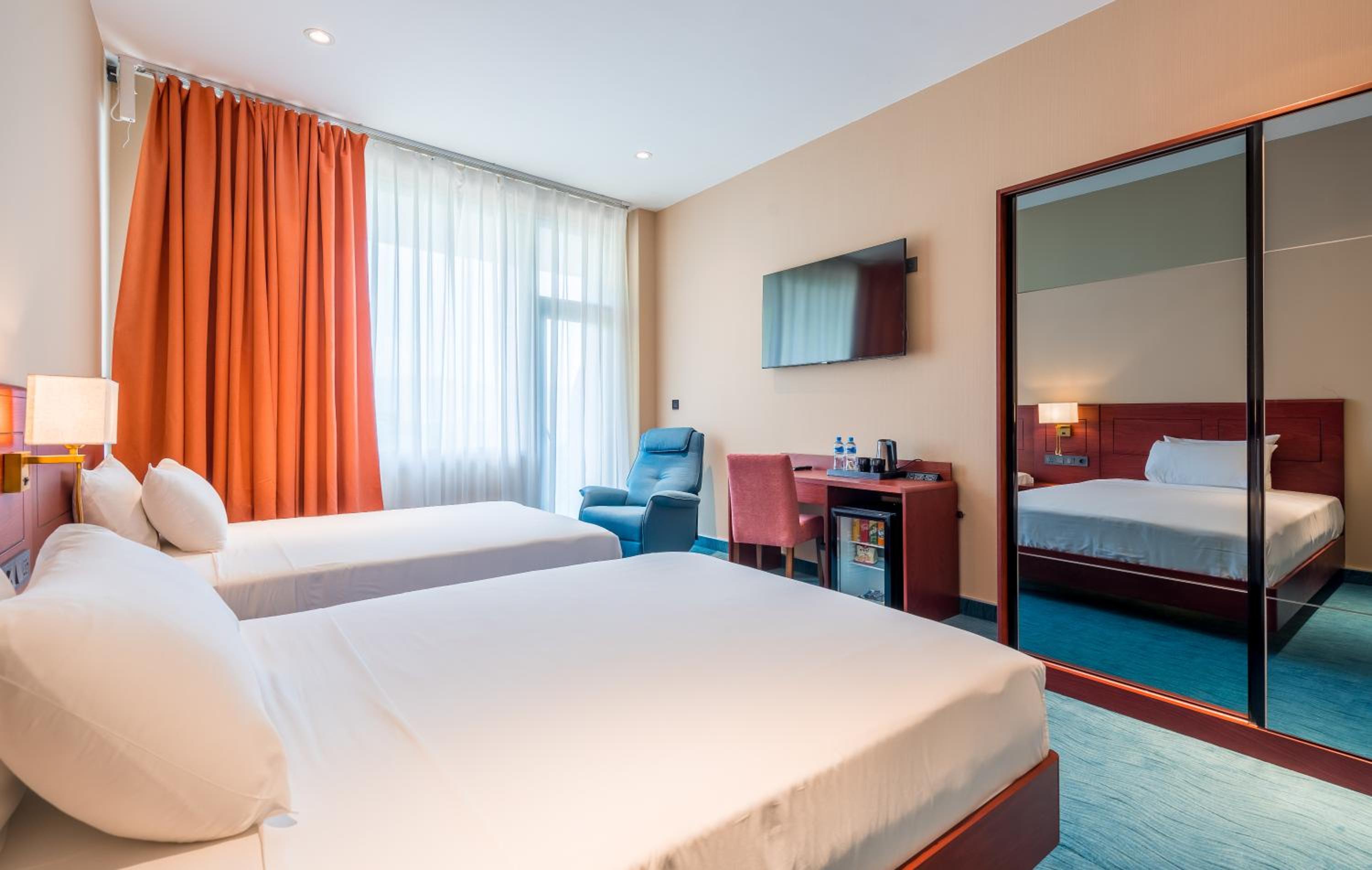 Standard Twin Room: