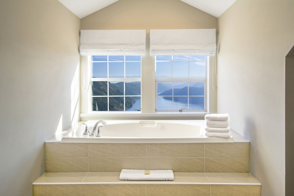 Villa Eyrie Resort 43/44
