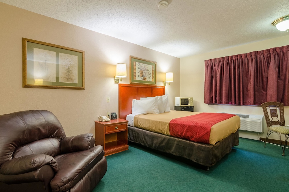 Rodeway Inn Mitchell 19/44