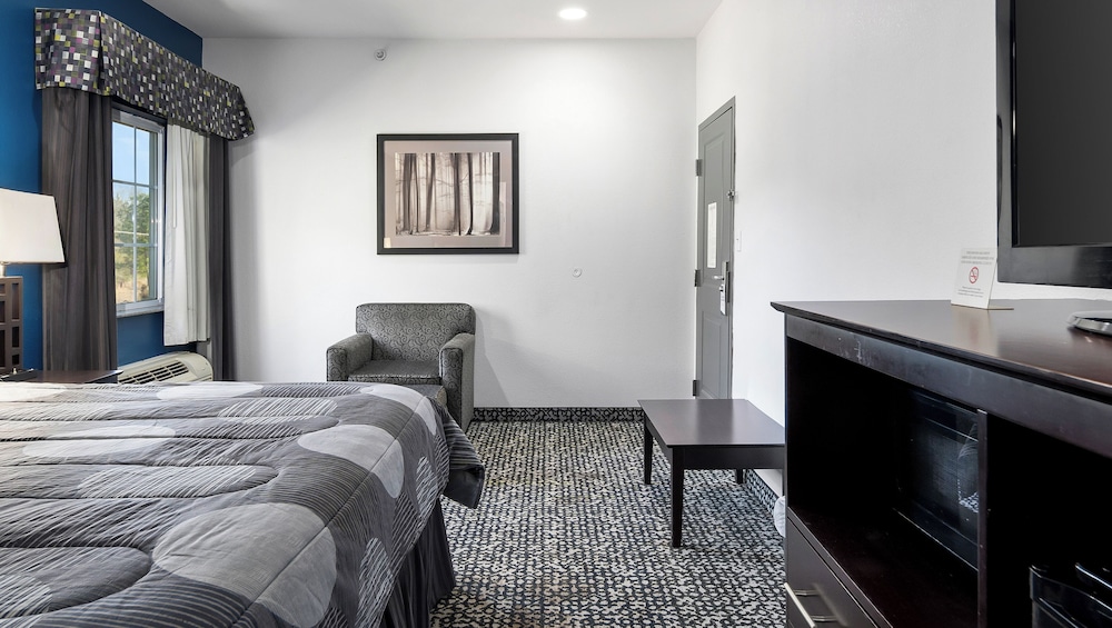 Belmont Inn and Suites 22/58