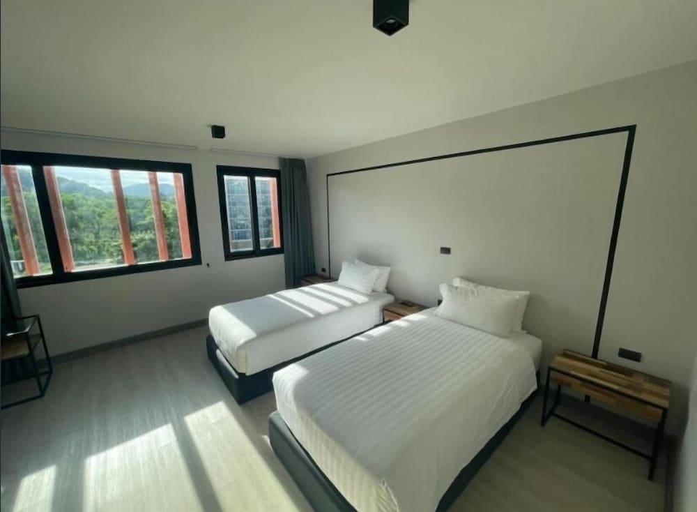 PRIME TOWN - Posh & Port Hotel PHUKET 8/45