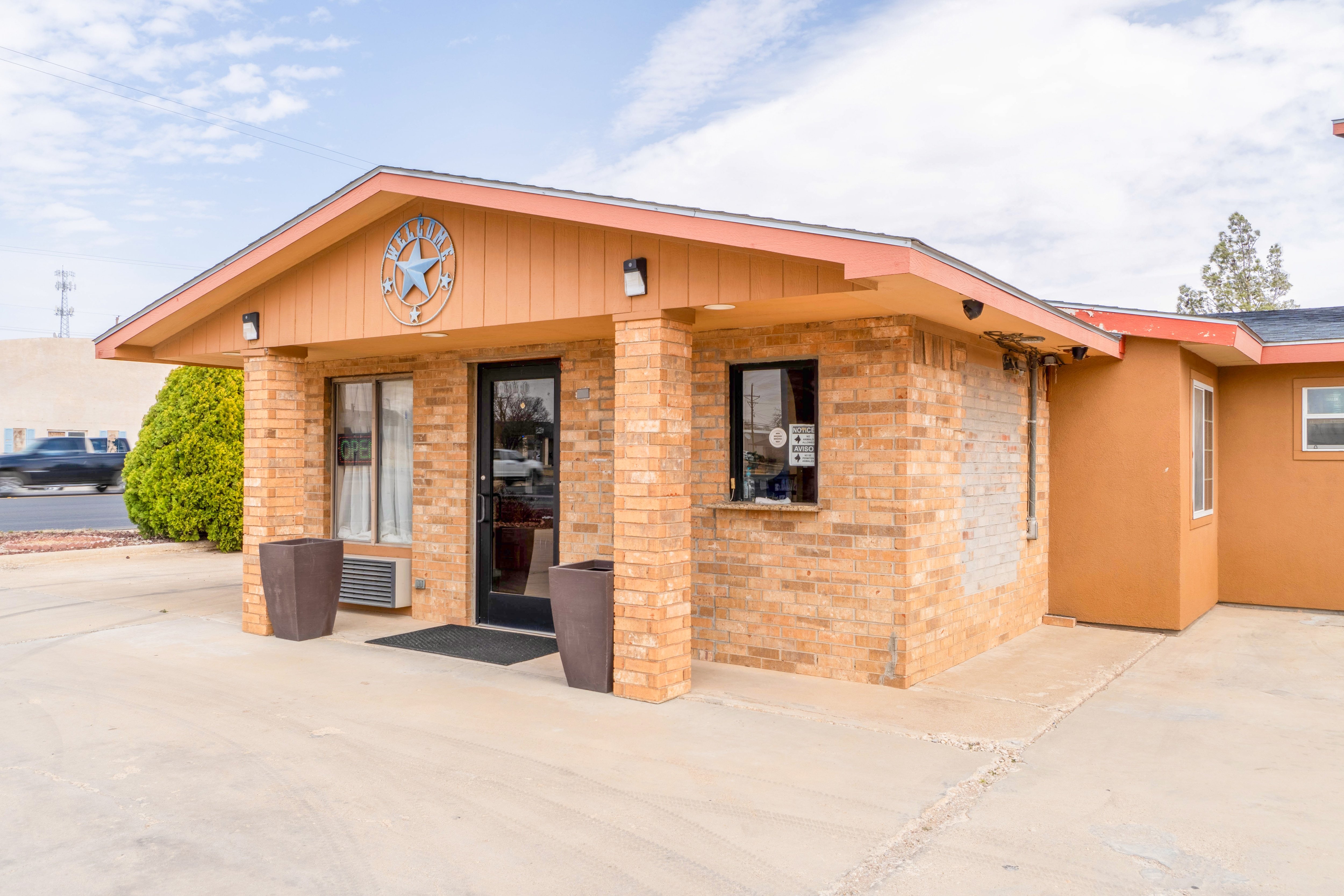 Crown Inn - Denver, Tx 1/42