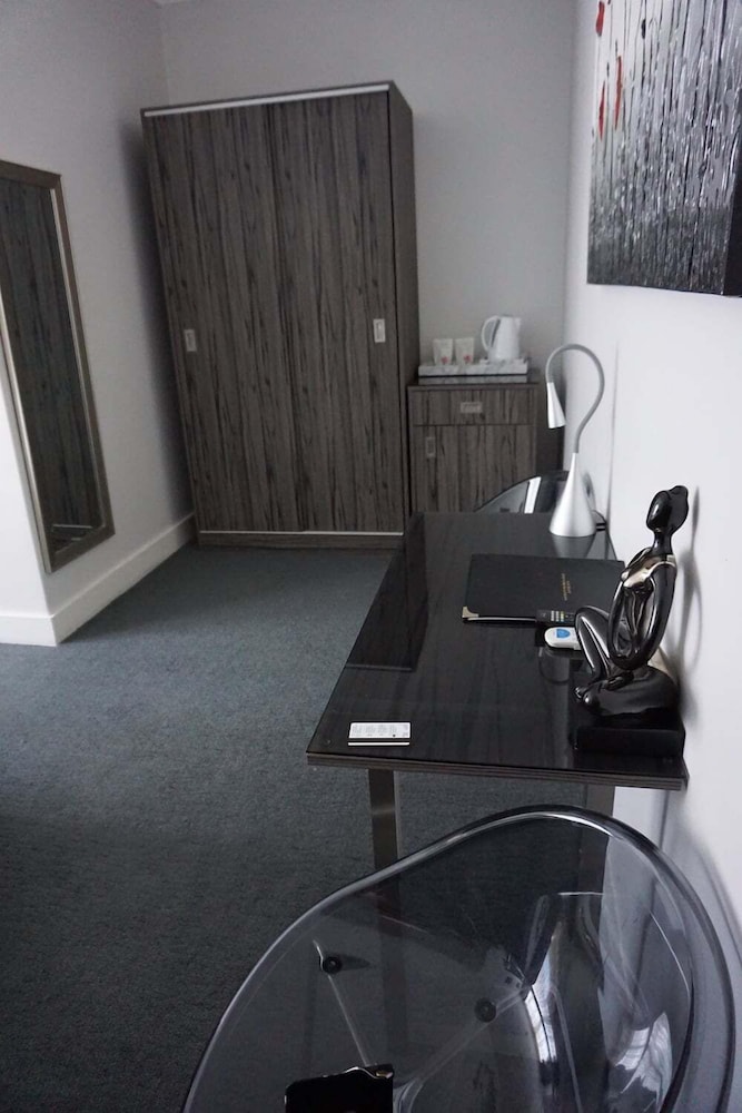 SAVOY DOUBLE BAY HOTEL 44/44