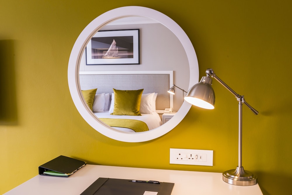 Simon's Town Quayside Hotel 24/60