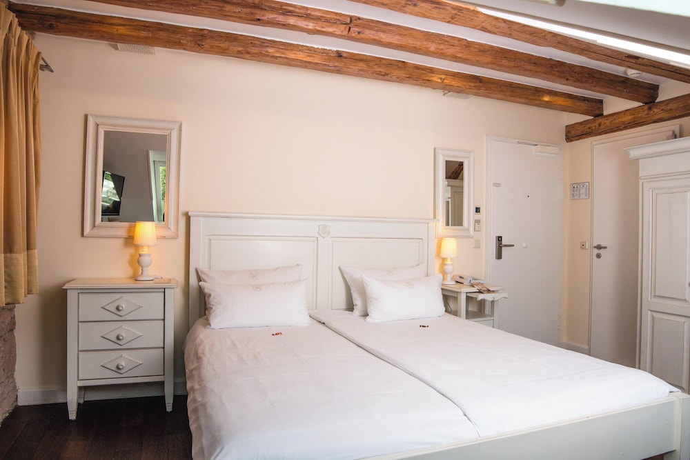 Superior, Queen Bed, Attic، Hotel Villa Marstall 2/5