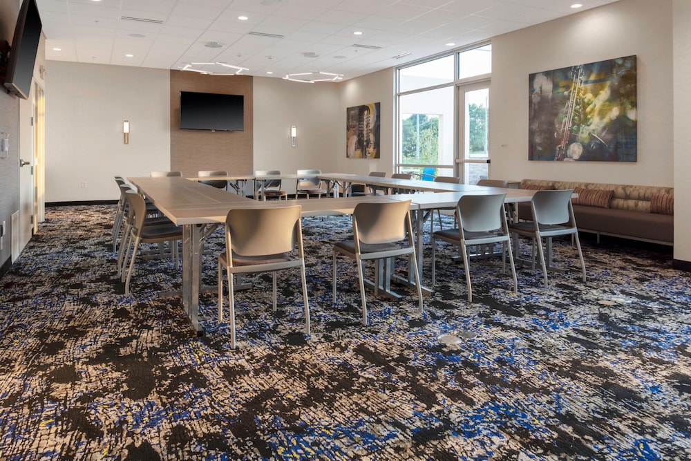 SpringHill Suites Kansas City Airport 26/33