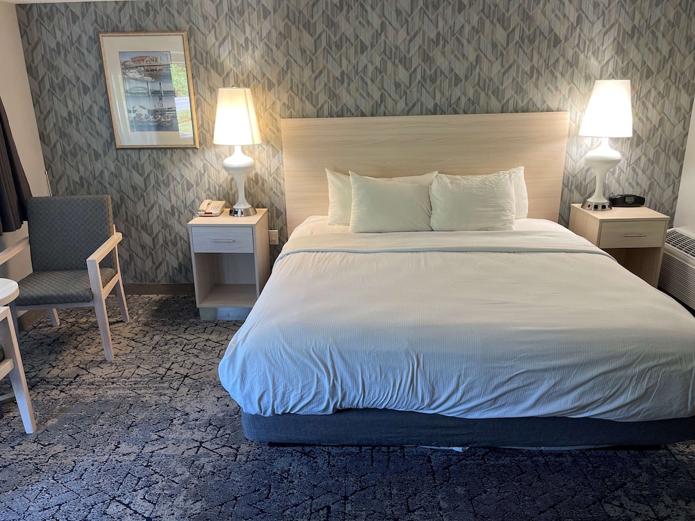 Woodwards White Mountain Resort, BW Signature Collection 8/32