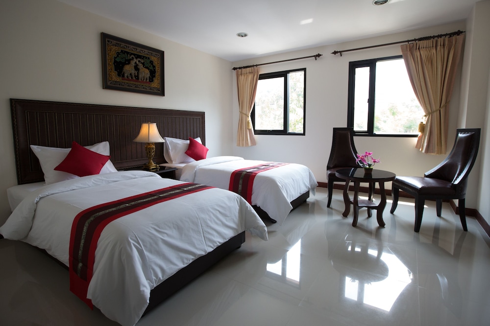 TRUE SIAM RANGNAM HOTEL 18/68