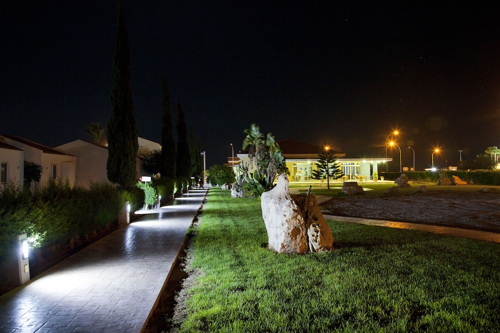 Makronisos Holiday Village 47/50
