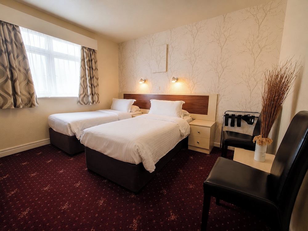 Norfolk Hotel 26/58