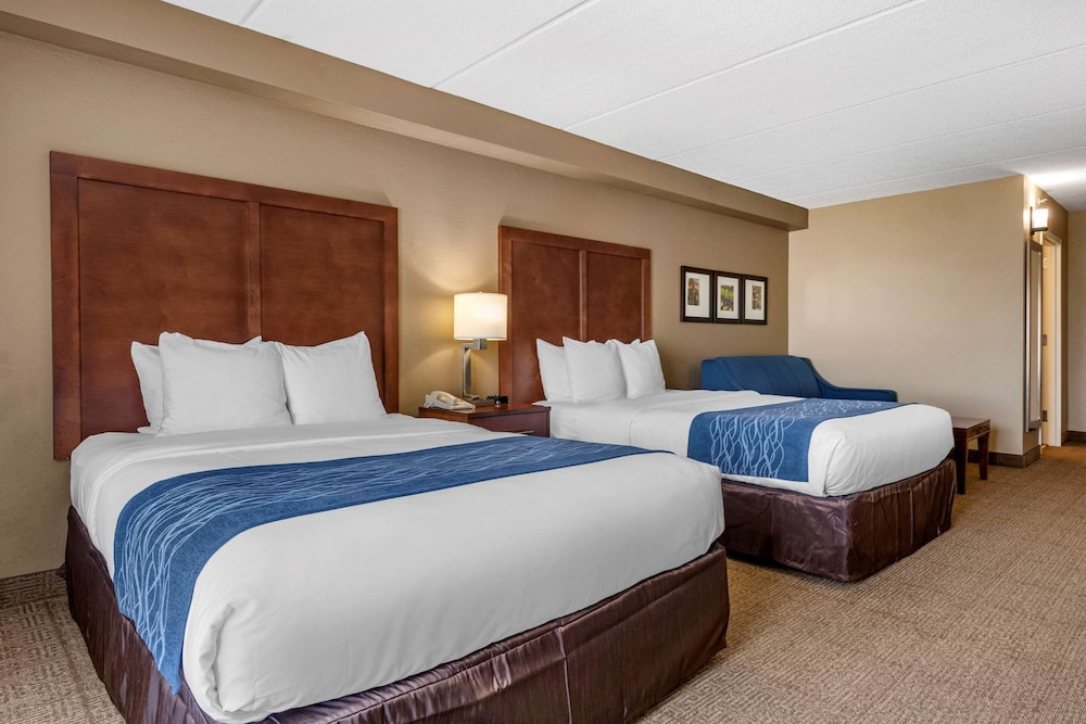 Comfort Inn & Suites Orlando North 10/25