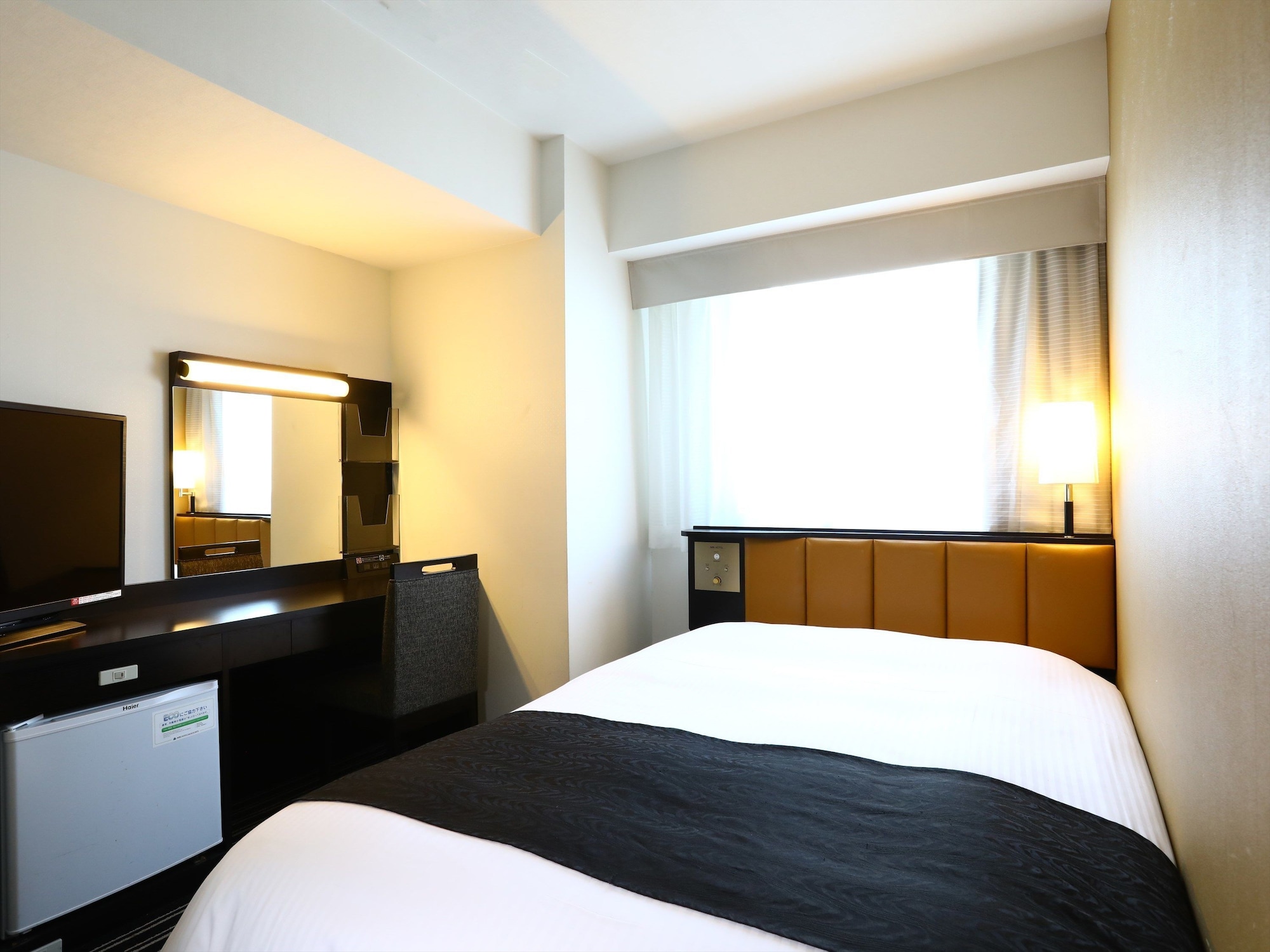 ROOM, DOUBLE BED