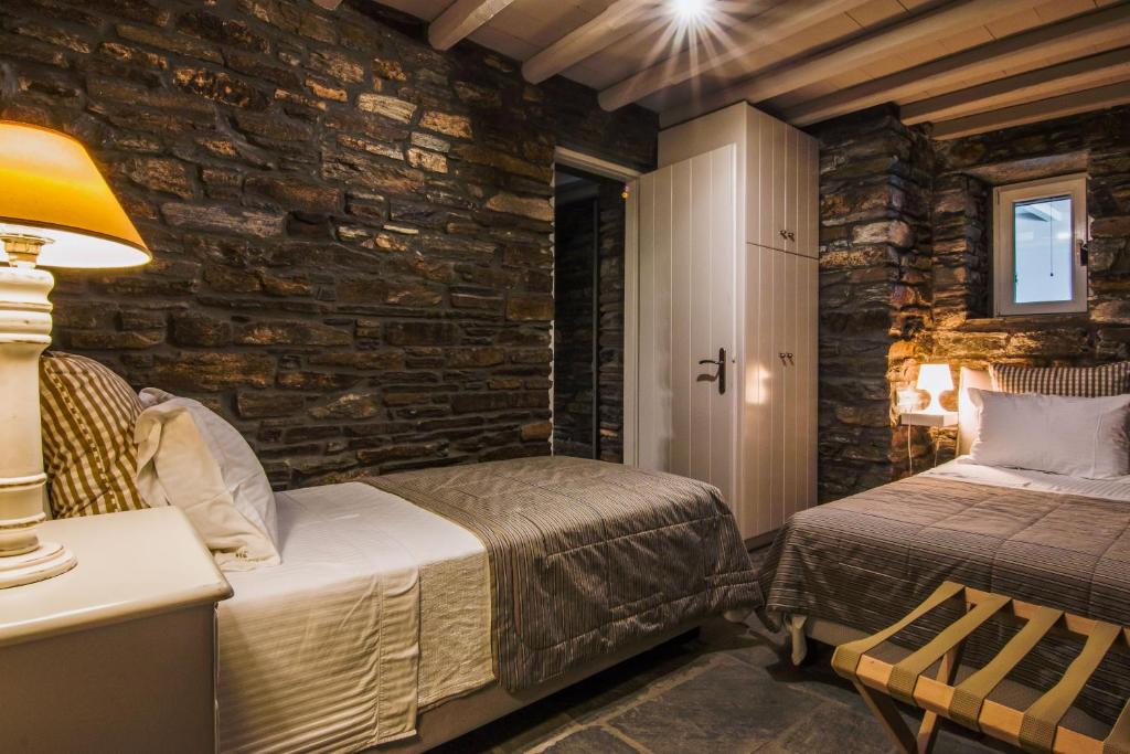 2 Bedrooms, Villa
