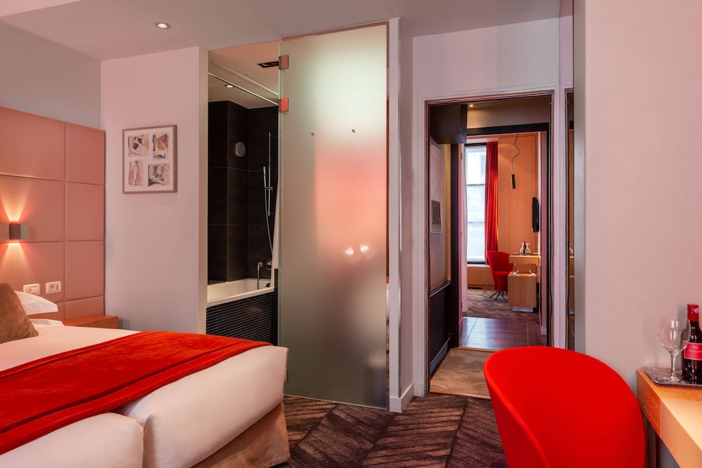 Superior, Double or Twin Bed, Golden Tulip Opera de Noailles 2/5