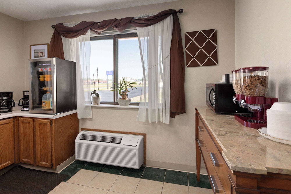 Travelodge By Wyndham Redwood Falls 20/30