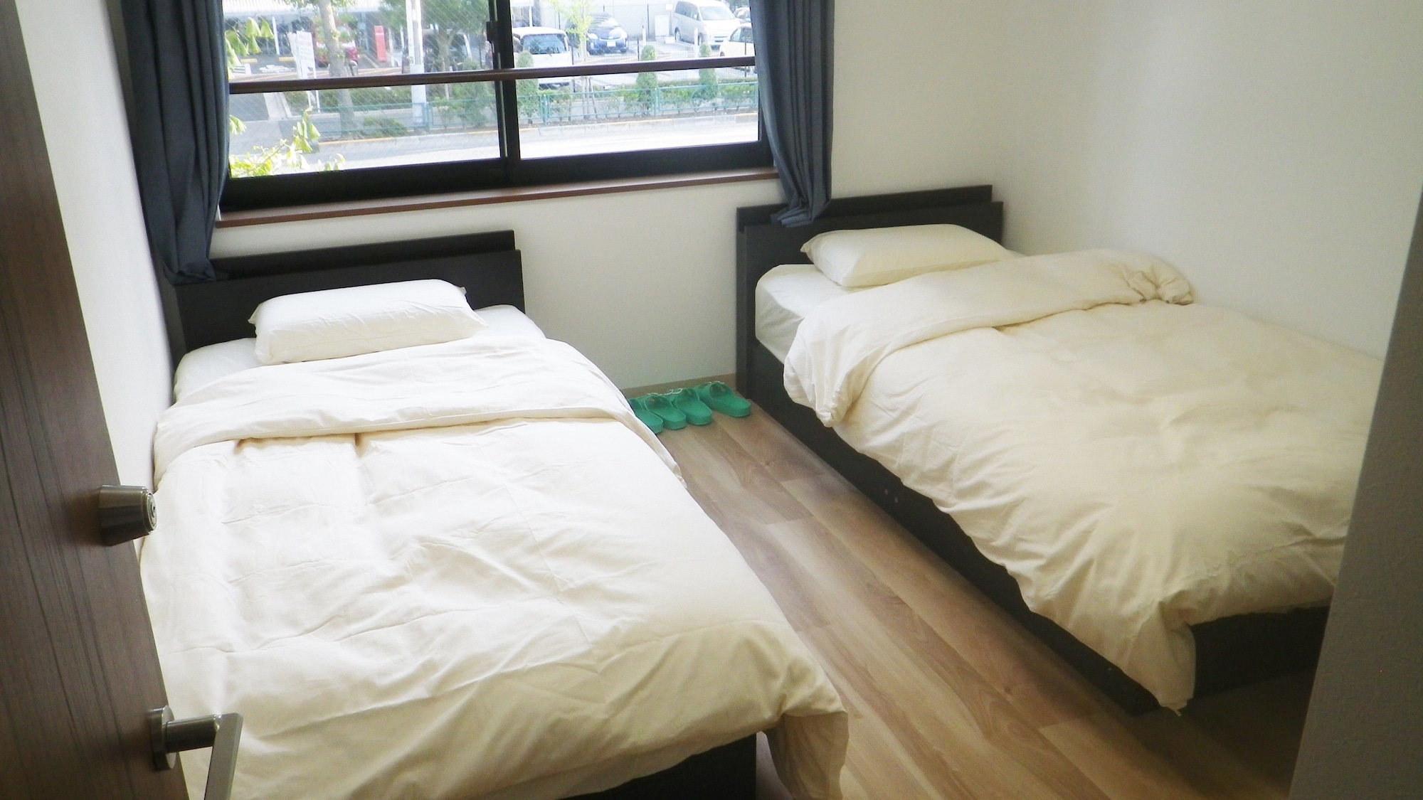 STANDARD, TWIN BEDS