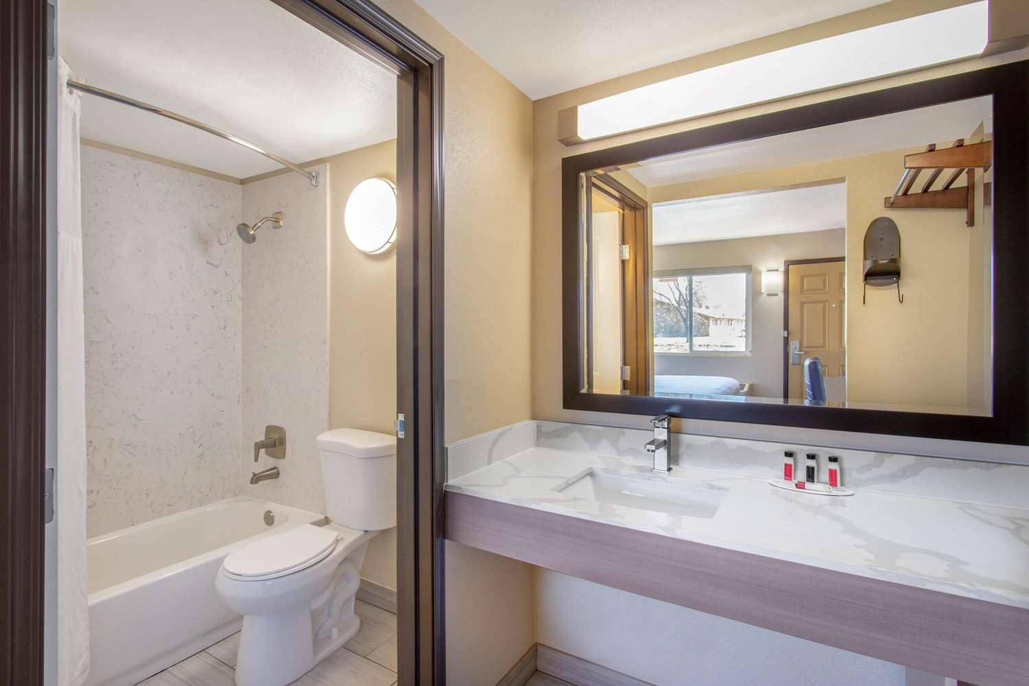 Days Inn by Wyndham Merced/Yosemite Area 3/4