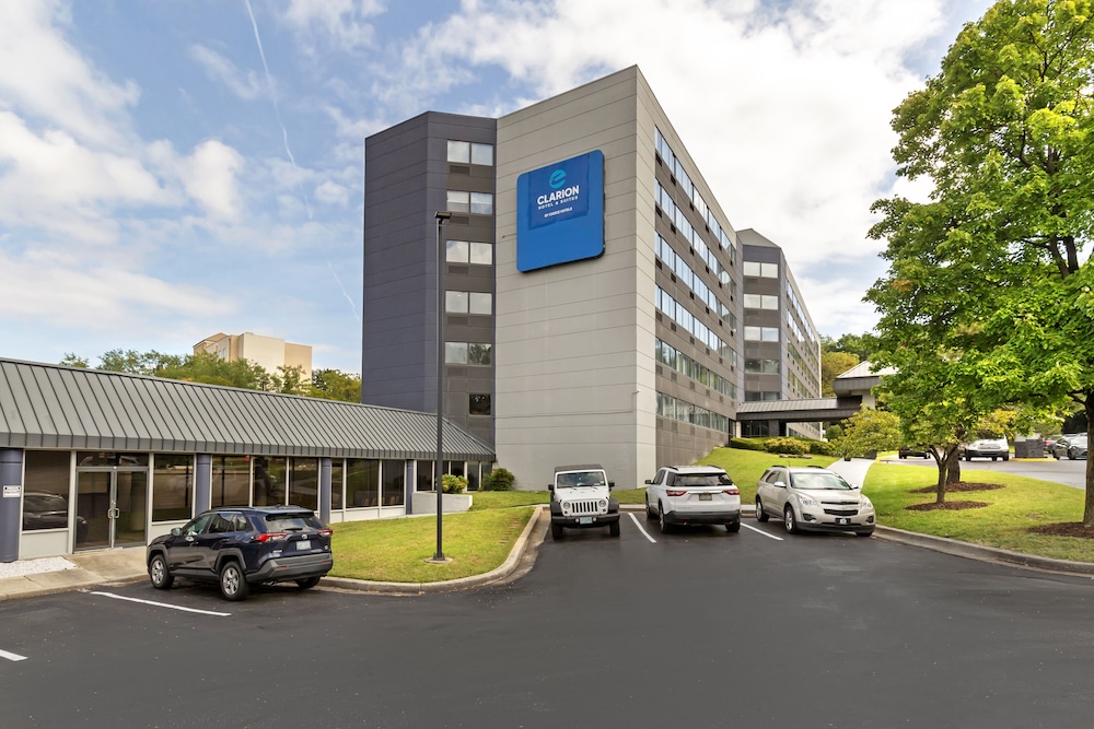 Clarion Hotel & Suites BWI Airport North 49/62