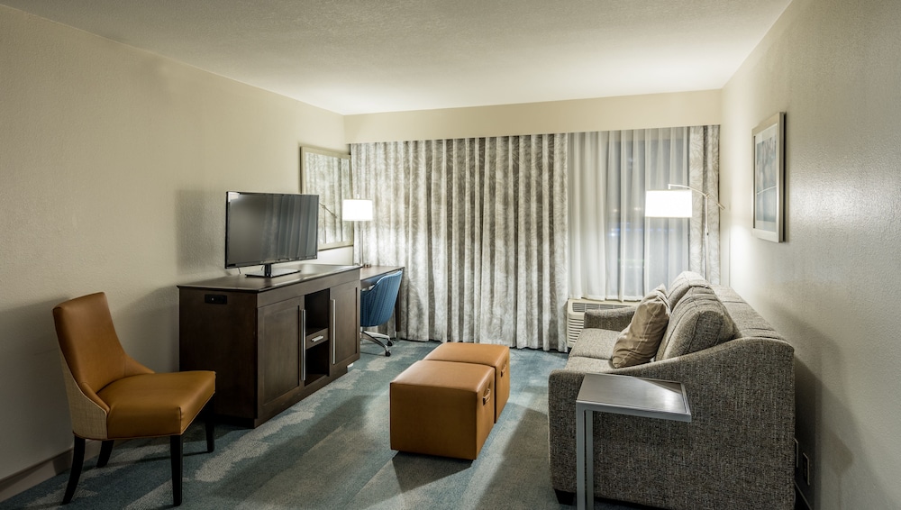 Hampton Inn & Suites Jackson Downtown-Coliseum 52/76