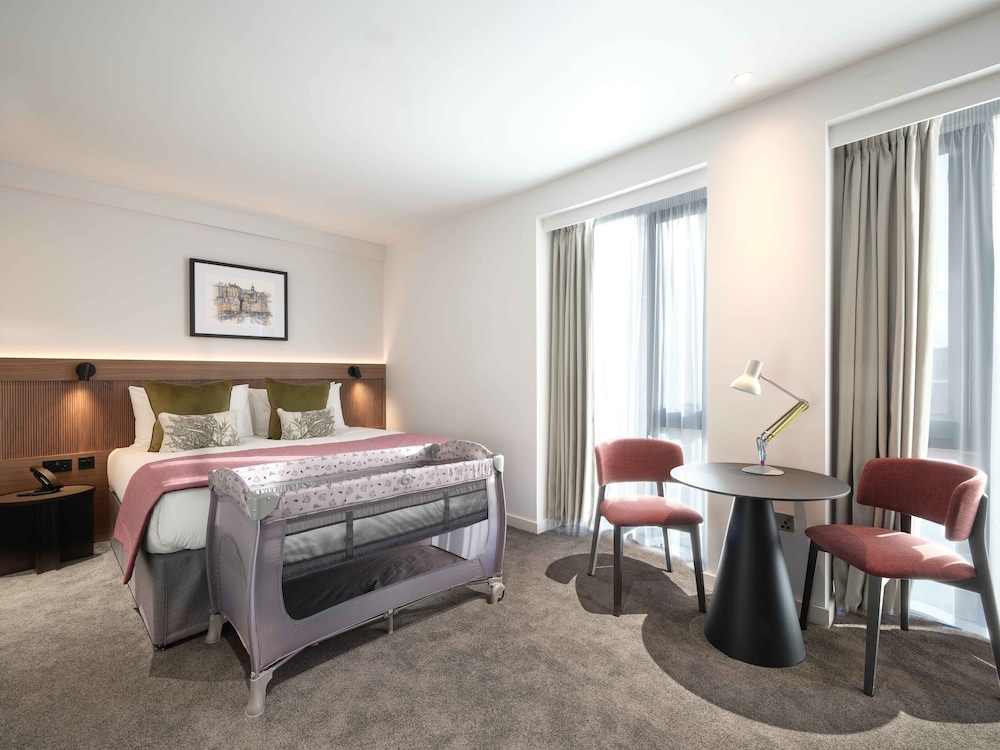 SUPERIOR, DOUBLE OR TWIN BED