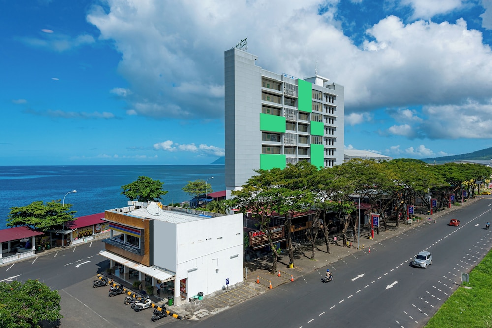 Whiz Prime Hotel Megamas Manado 3/42