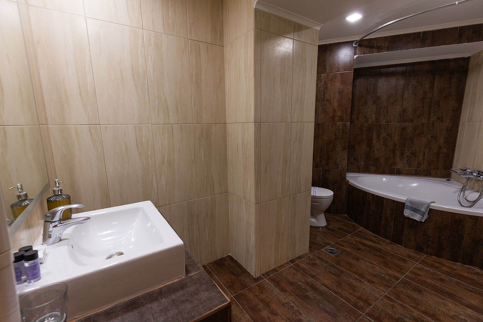 Amalias Hotel 43/45