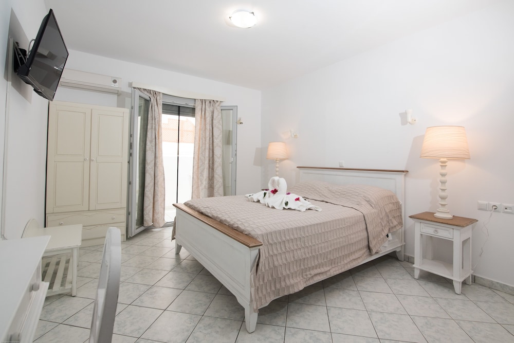 Sofos Studios Fitness & Spa 12/38