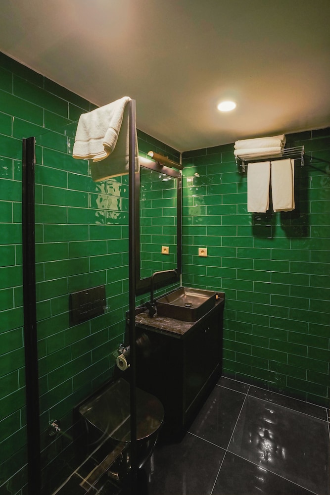 Root Karakoy Bosphorus Hotel and Spa 74/76