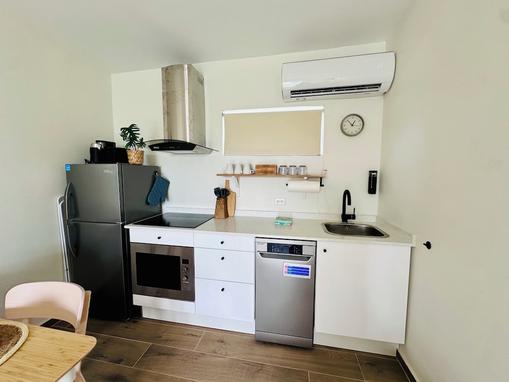The Vistalmar Ocean View Apartments 31/50