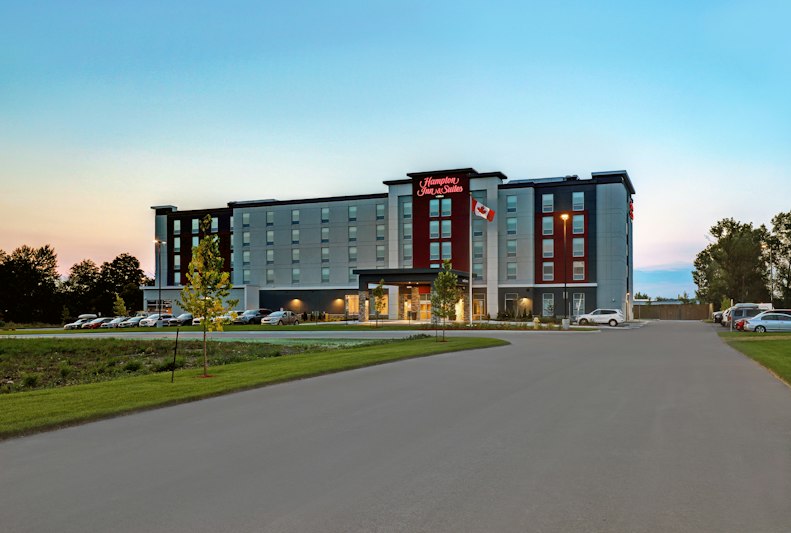 Hampton Inn and Suites Belleville 2/18