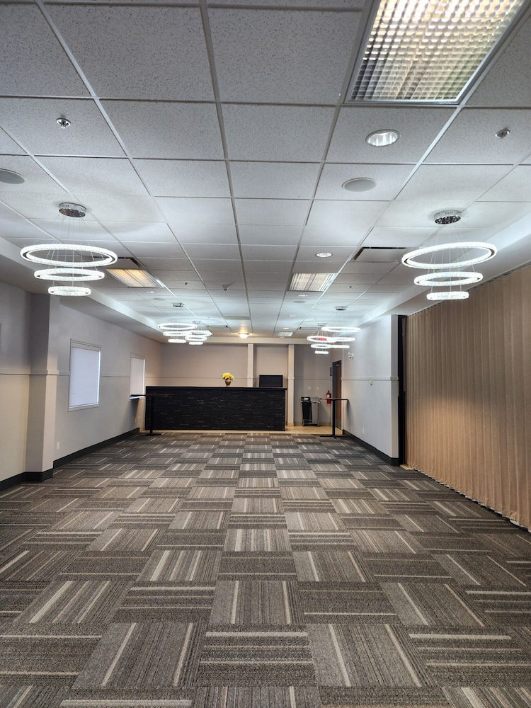 Merit Hotel And Suites 61/66
