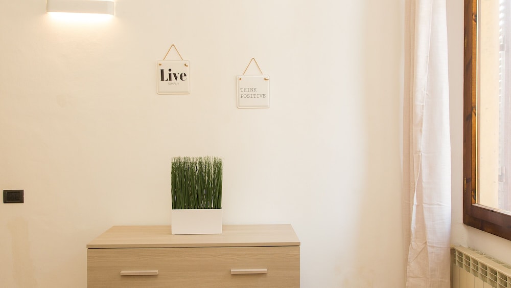 Rental In Rome Rosselli Palace Apartment 5 3/49
