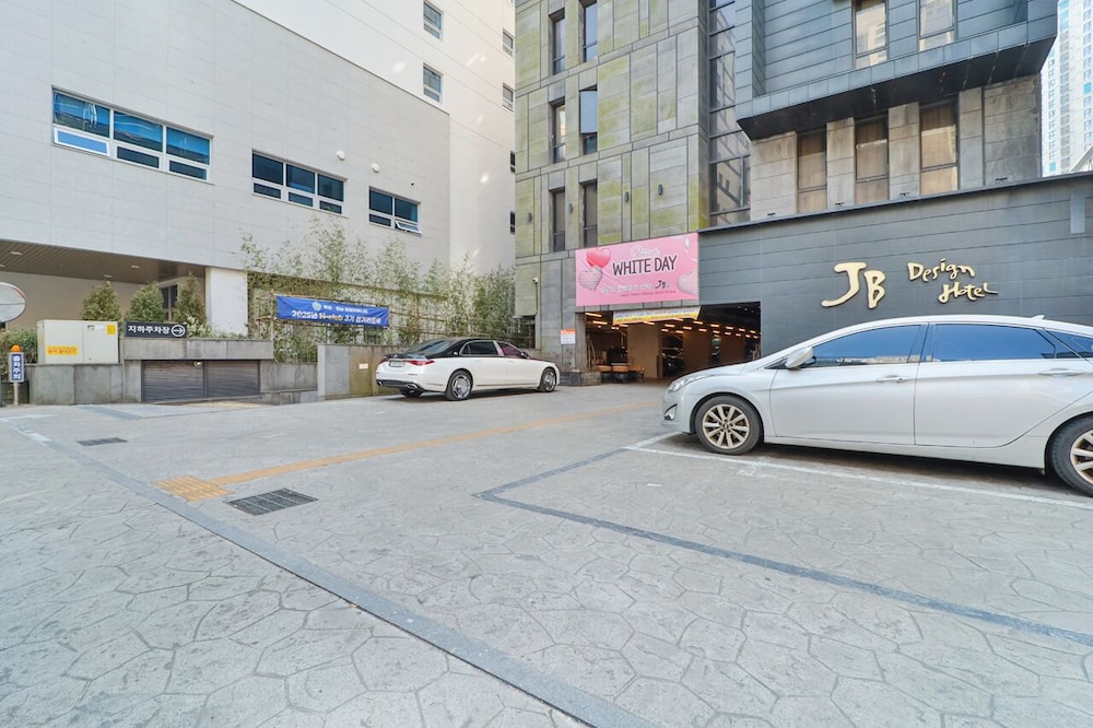 JB Design Hotel 69/77