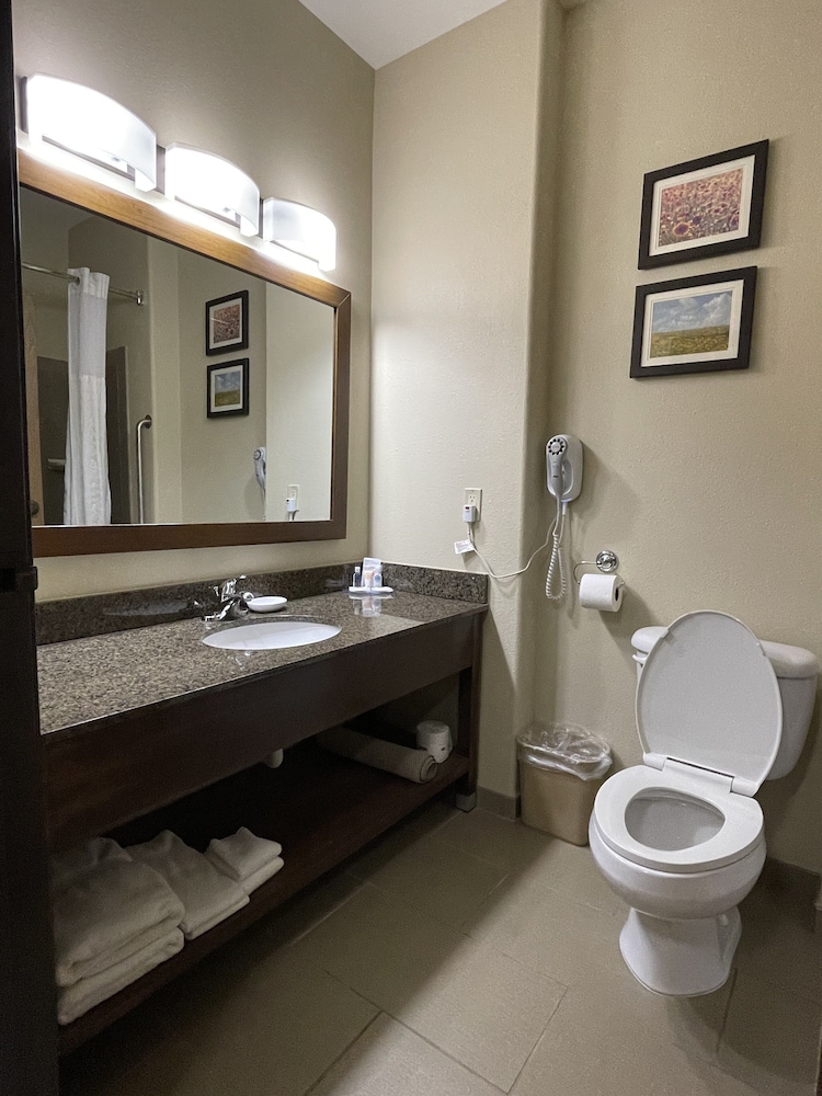 Comfort Inn & Suites Ponca City Near Marland Mansion 35/38