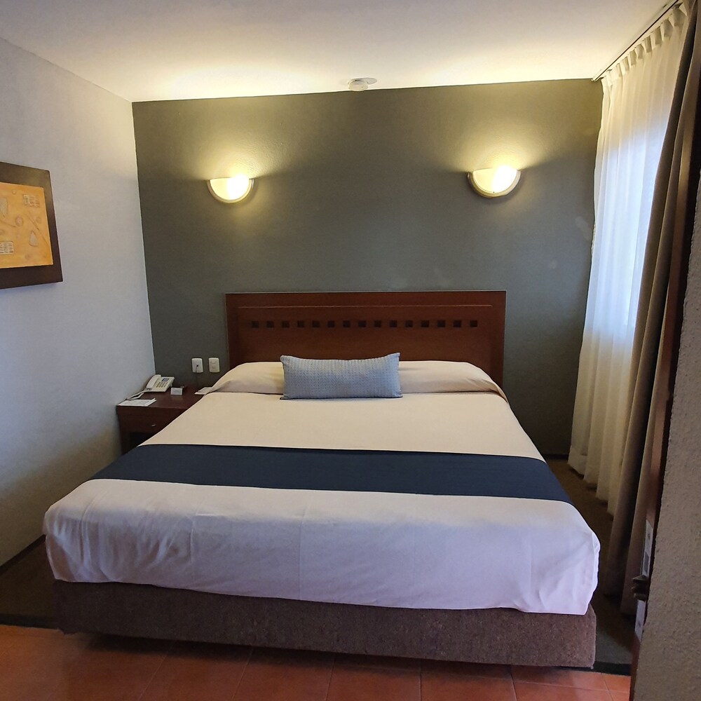ECONOMY, KING BED