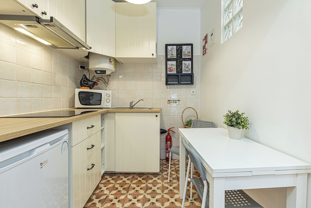 Lisbon Core Apartments In Bairro Alto Chiado 9/50