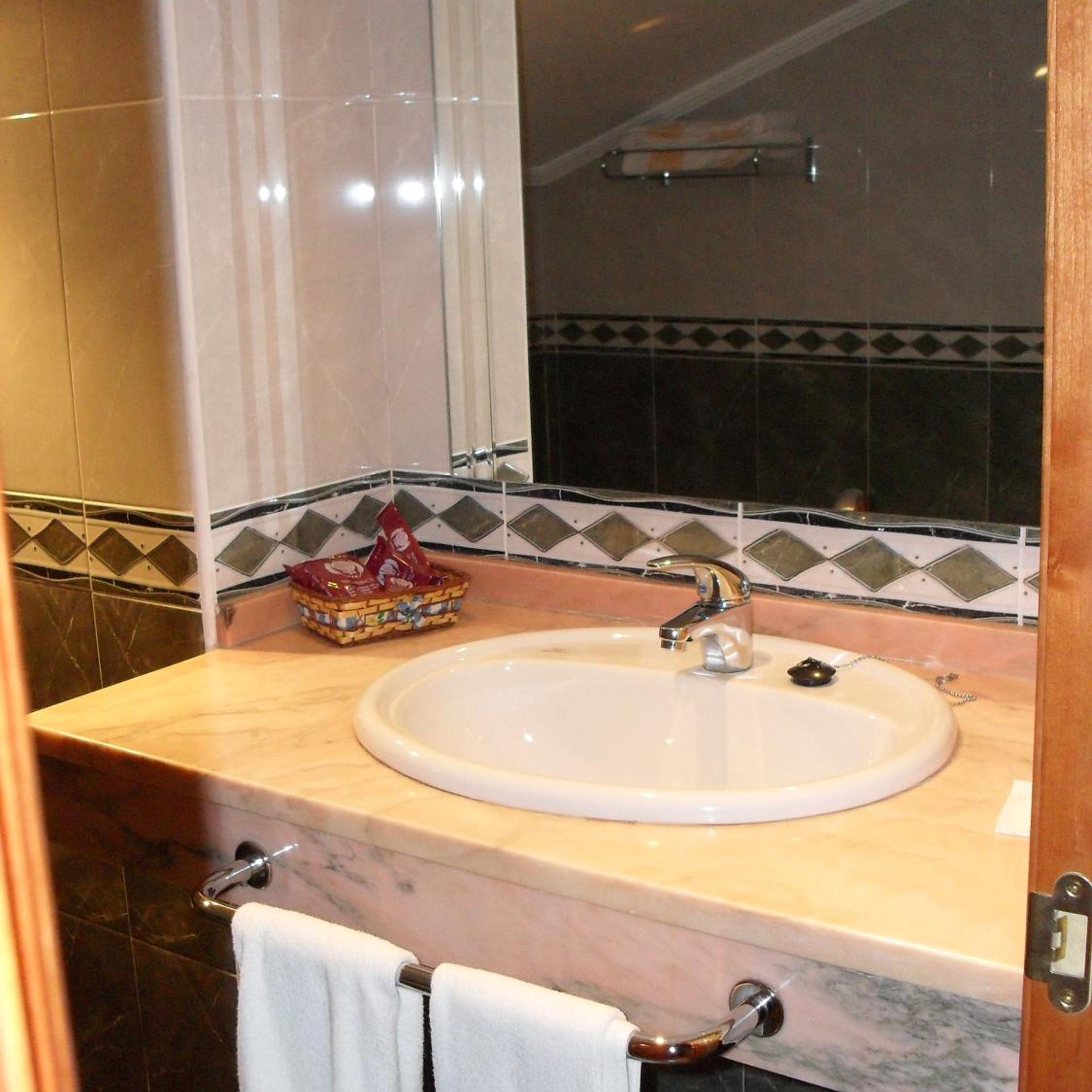 Hotel Camino Real 48/50