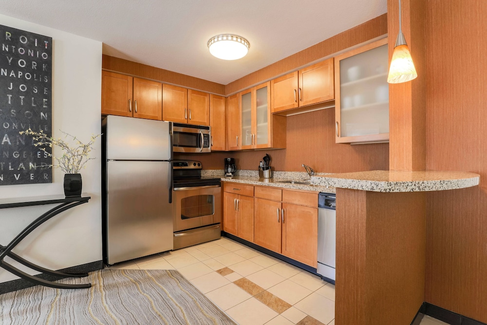 Residence Inn Phoenix Glendale Sports & Entertainment District 6/54