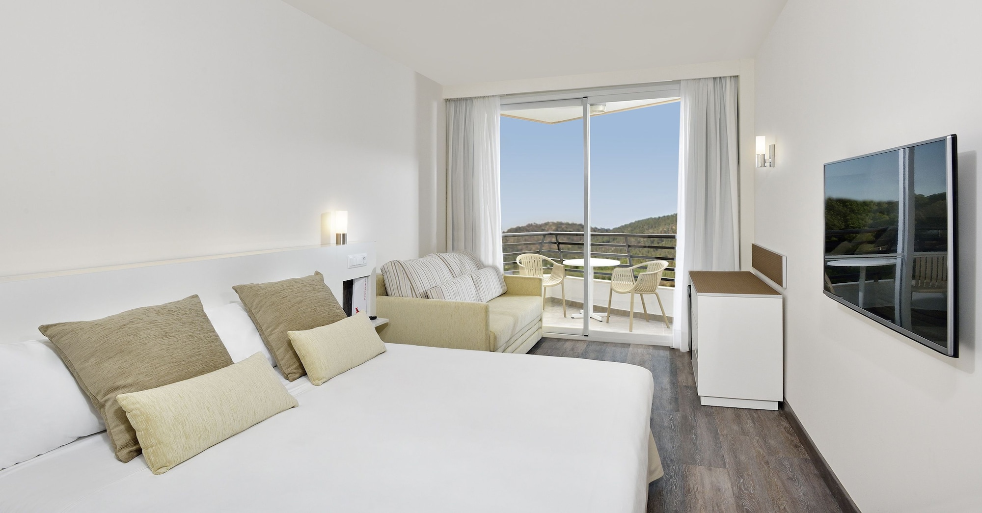 Sol, Double Bed, Pool View