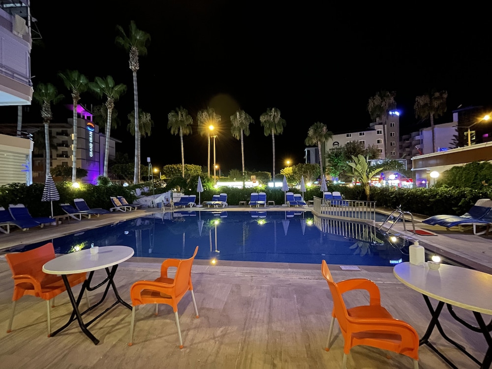 Miray Hotel 65/70