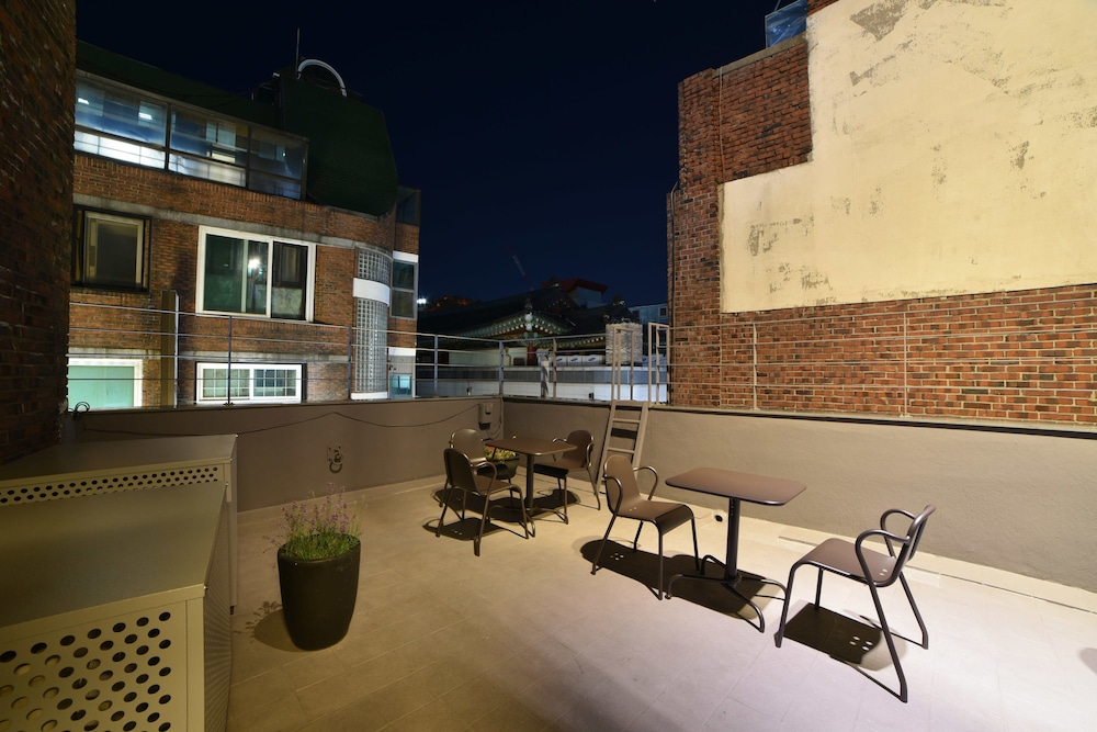 Soo Song Guest House 76/78