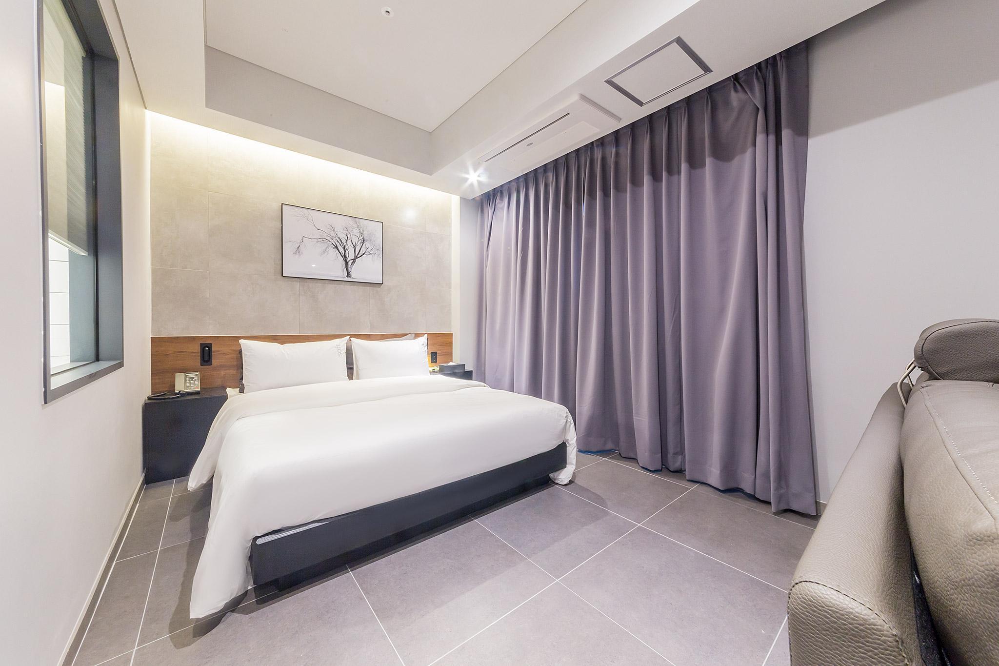 Royal, Suite, Double Bed, No Parking