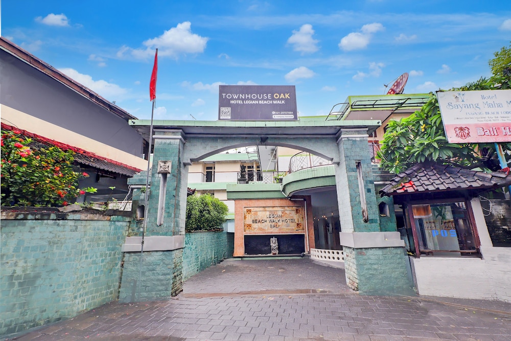 Townhouse Oak Legian Near Legian Beach Formerly Sayang Maha Merta 7/69