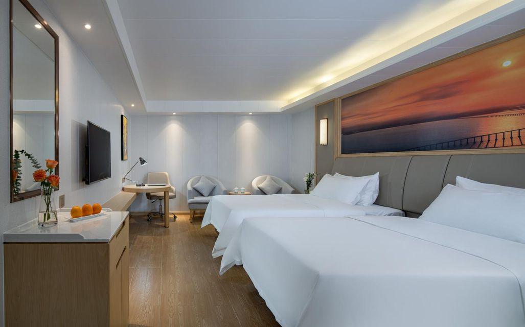 Standard, 2 Double Beds, No Window