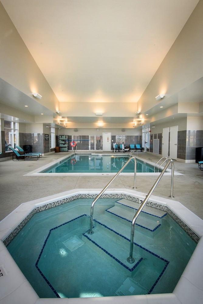 RESIDENCE INN CLEVELAND AVON AT THE EMERALD EVENT CENTER 30/53