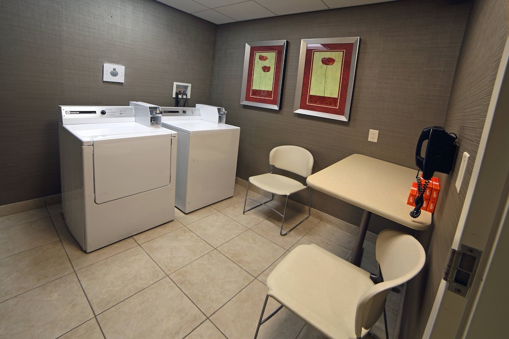 Courtyard by Marriott Hamilton 17/32