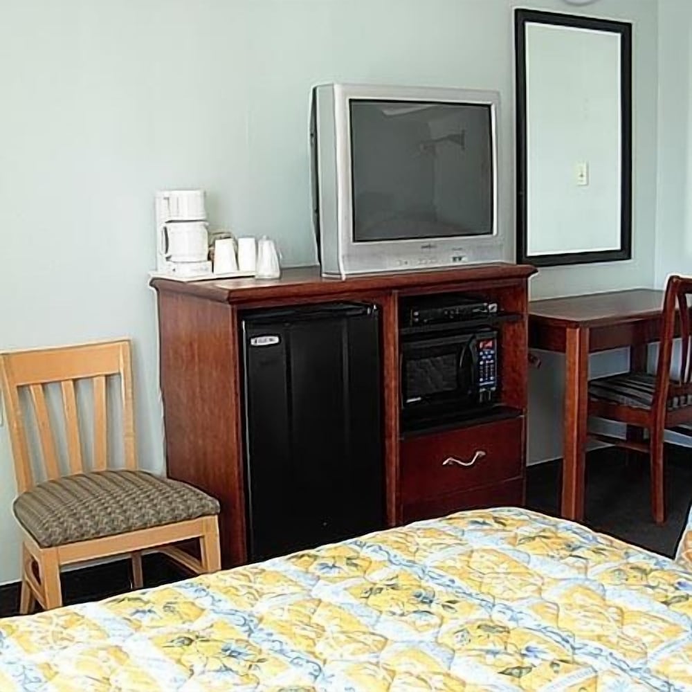 Economy Inn 13/16