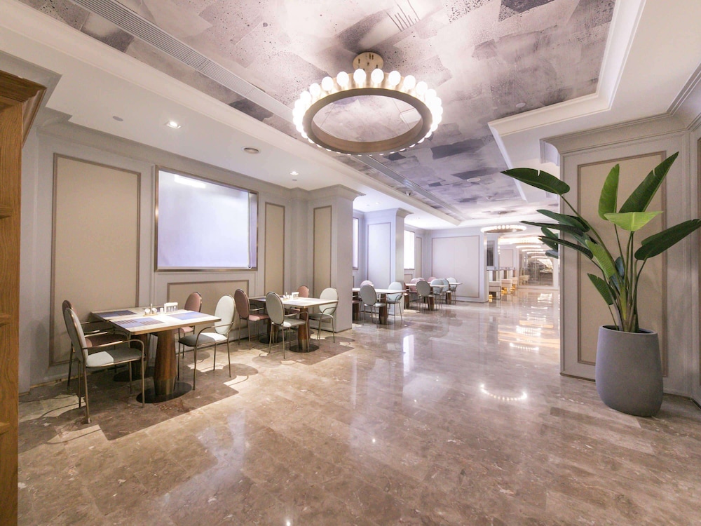 Mercure Xian Downtown 60/71